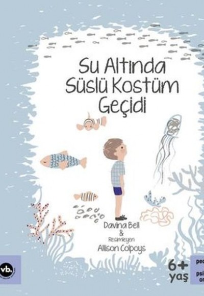Su Altında Süslü Kostüm Geçidi Su Altında Süslü Kostüm Geçidi