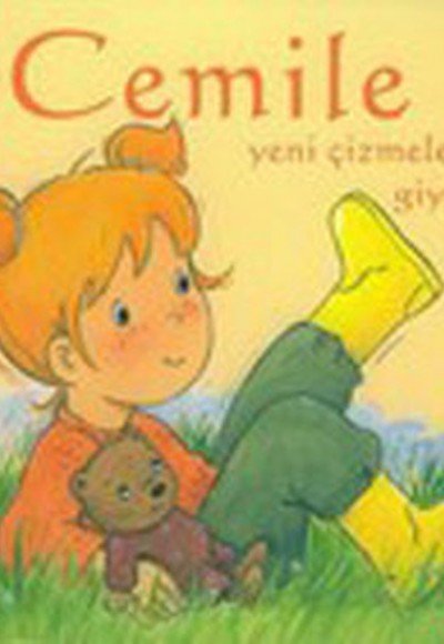 Cemile Yeni Çizmelerini Giyiyor Cemile Yeni Çizmelerini Giyiyor