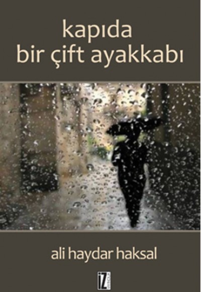 Kapıda Bir Çift Ayakkabı Kapıda Bir Çift Ayakkabı