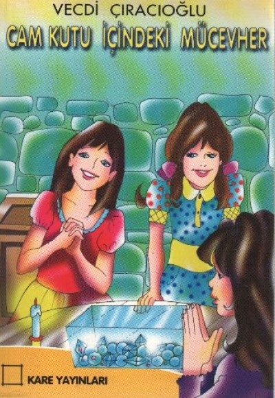 Cam Kutu İçindeki Mücevher Cam Kutu İçindeki Mücevher