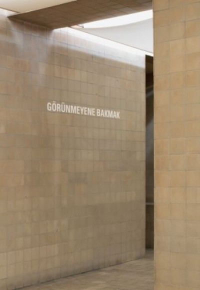 Görünmeyene Bakmak - Maçka Sanat Galerisi’nin 40.Yılı (Ciltli)